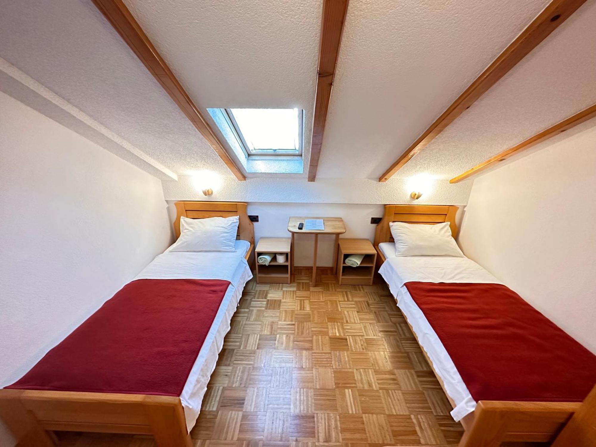 Apartman Miramare Otočac Exteriér fotografie