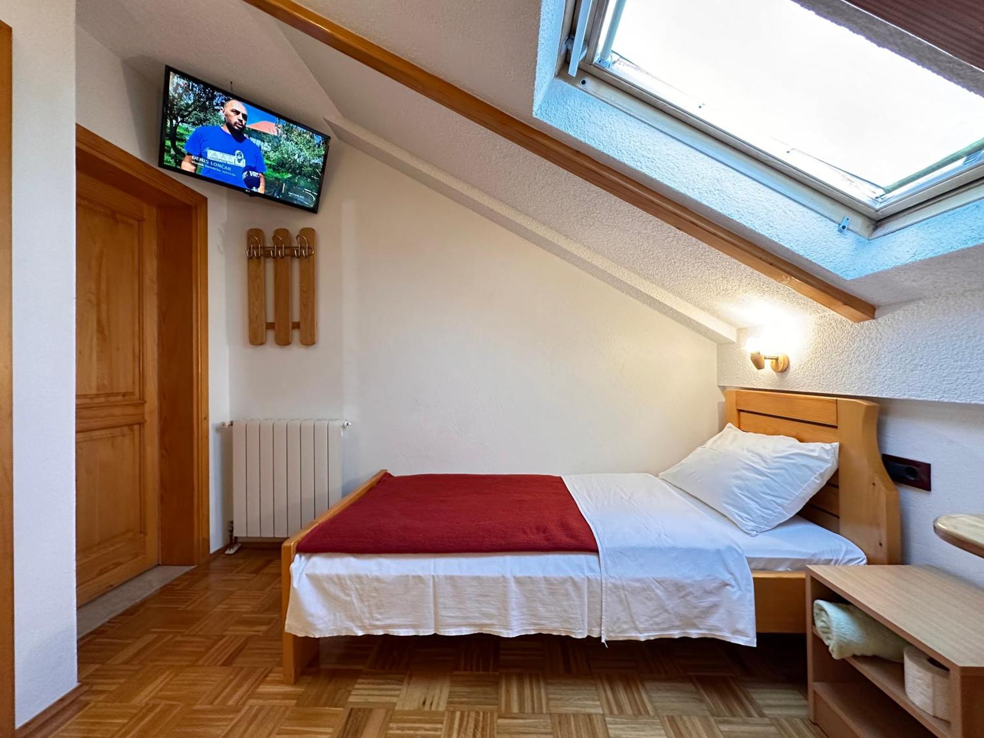 Apartman Miramare Otočac Exteriér fotografie