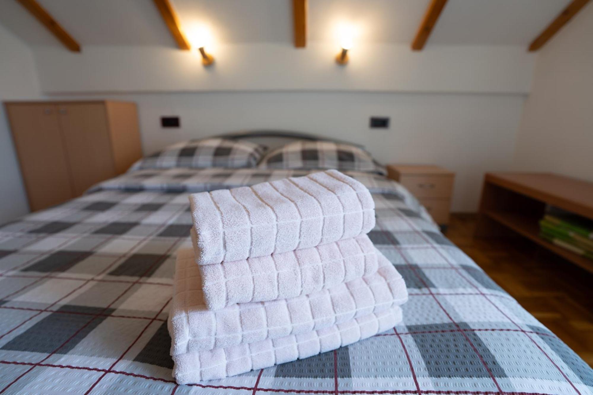 Apartman Miramare Otočac Exteriér fotografie