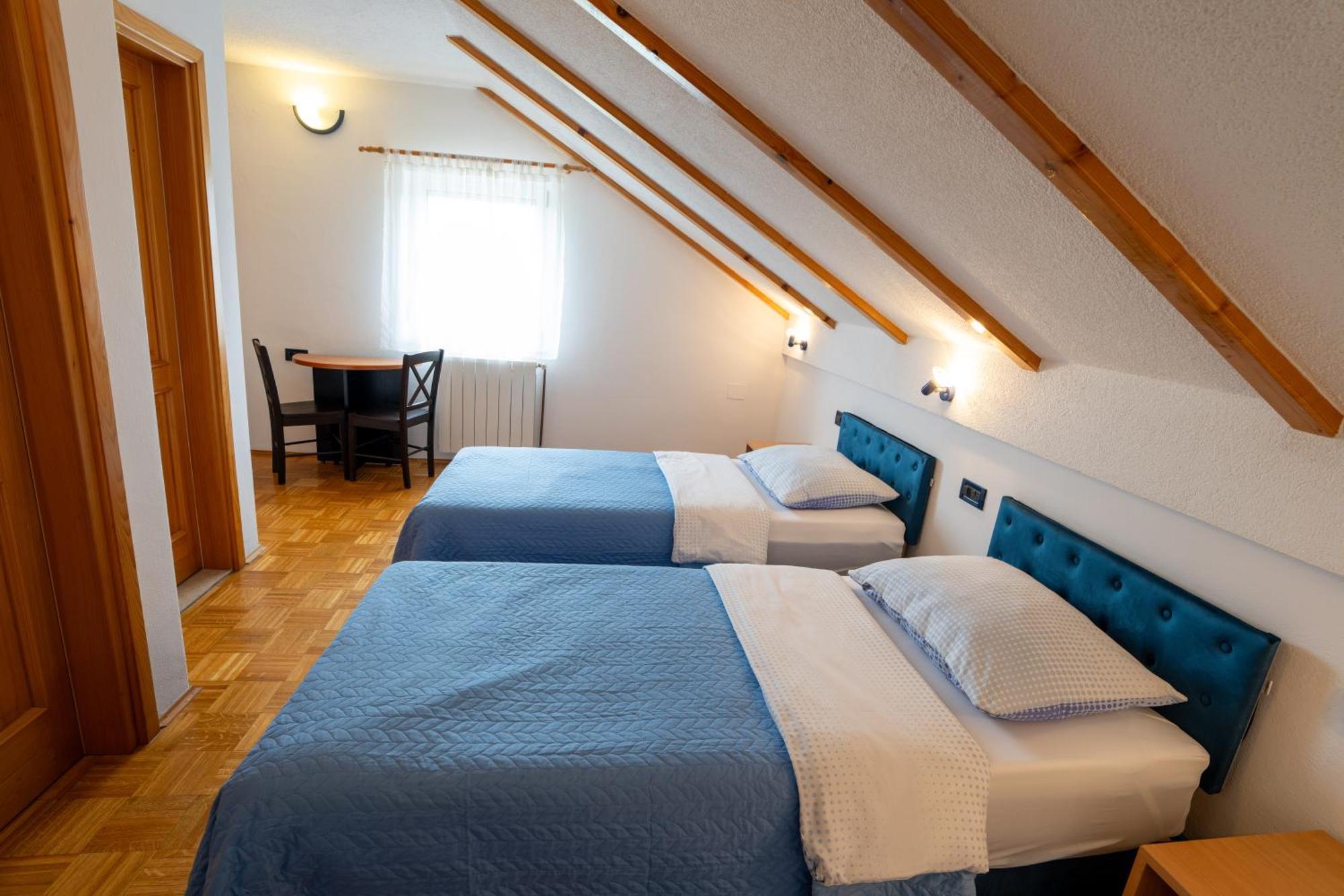 Apartman Miramare Otočac Exteriér fotografie