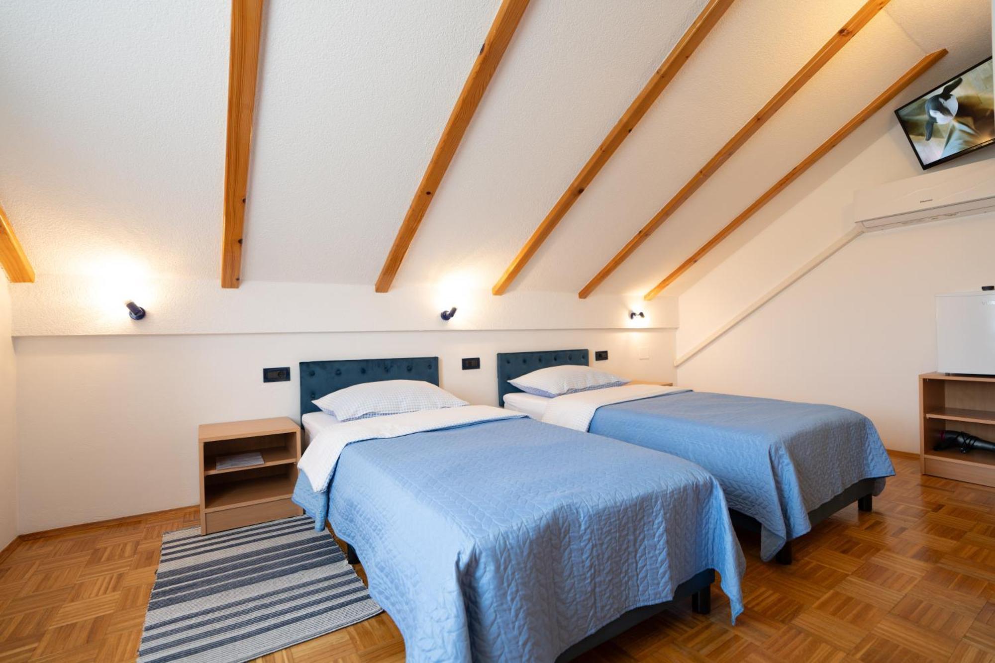 Apartman Miramare Otočac Exteriér fotografie