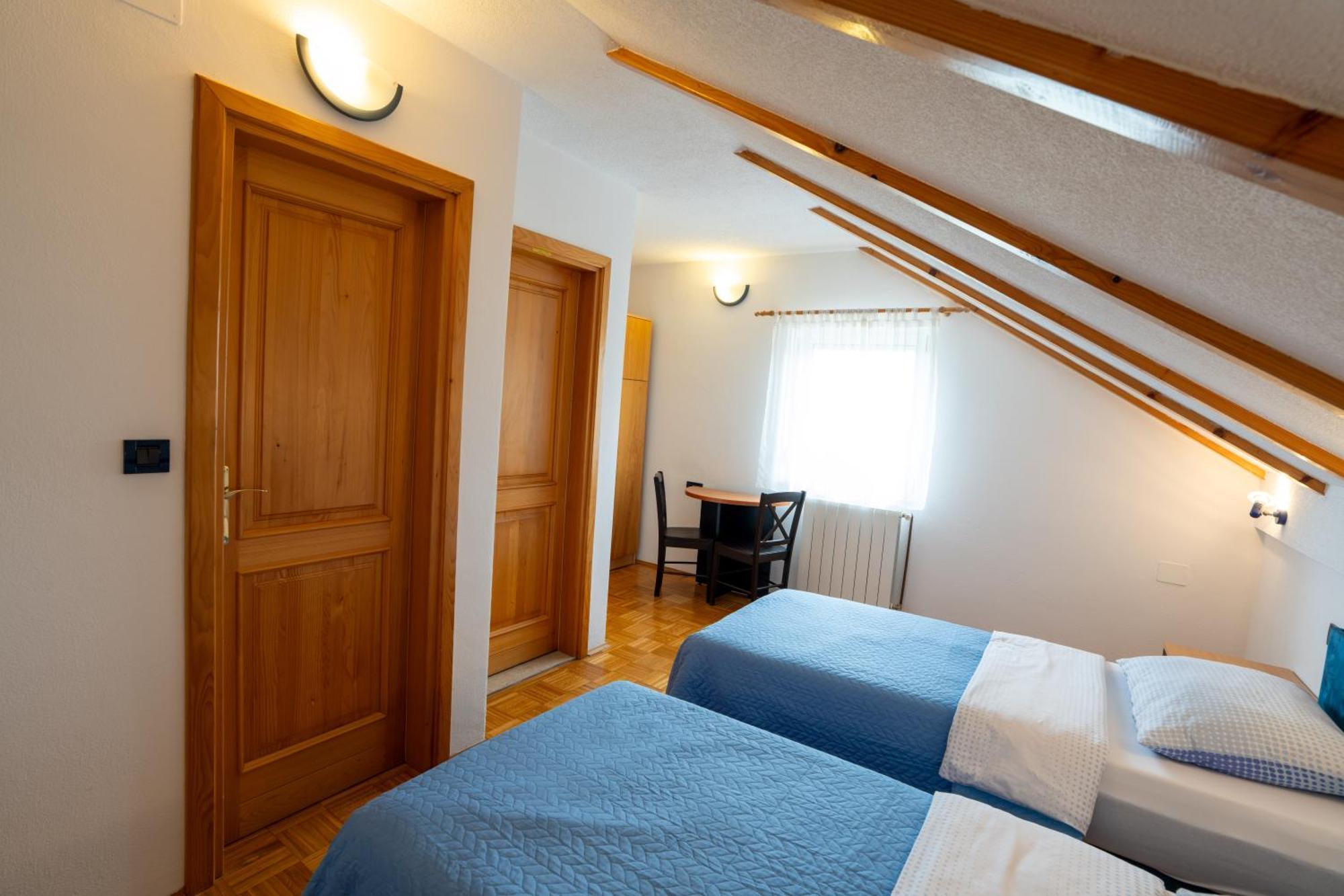 Apartman Miramare Otočac Exteriér fotografie