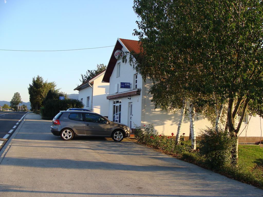 Apartman Miramare Otočac Exteriér fotografie