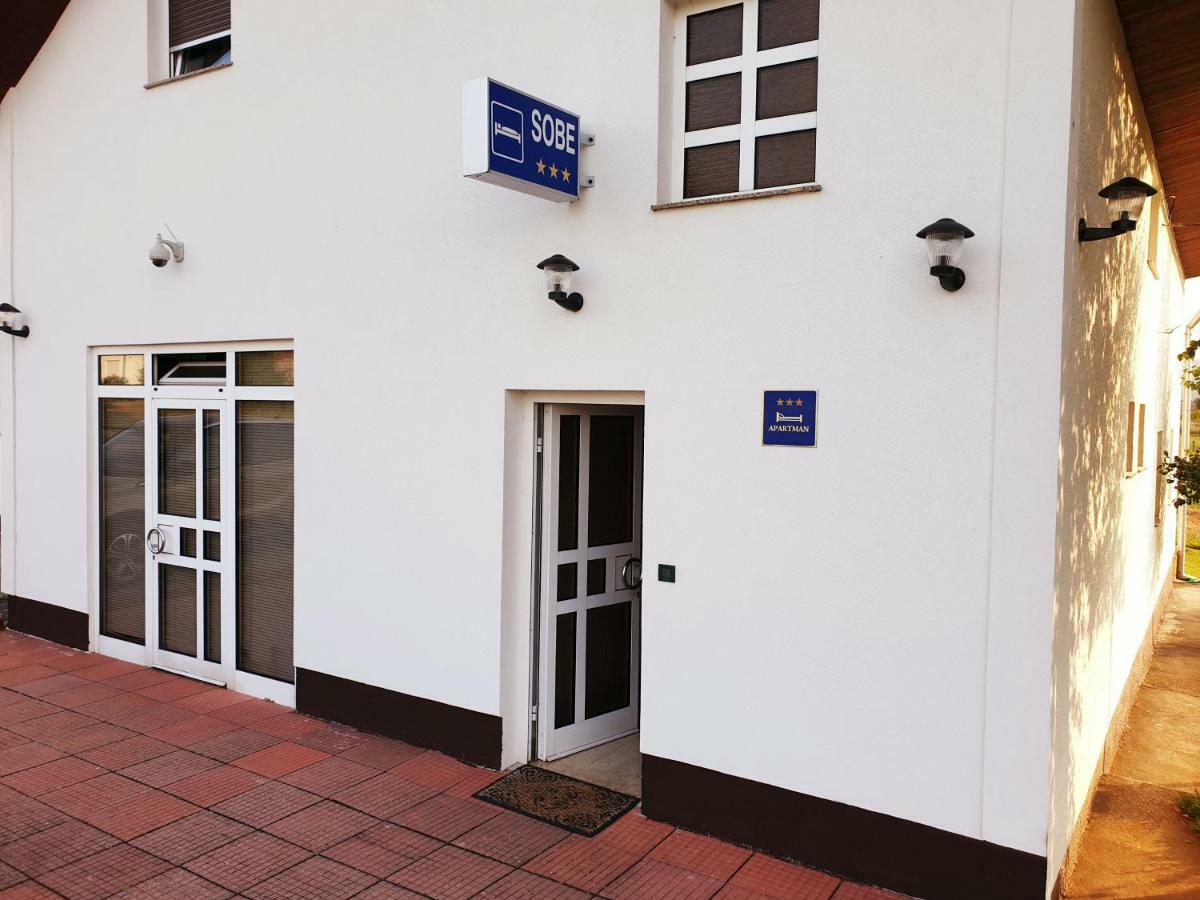 Apartman Miramare Otočac Exteriér fotografie